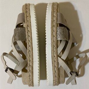 Very G Pamela Cream Snake Platform Sandals  Size 7.5M